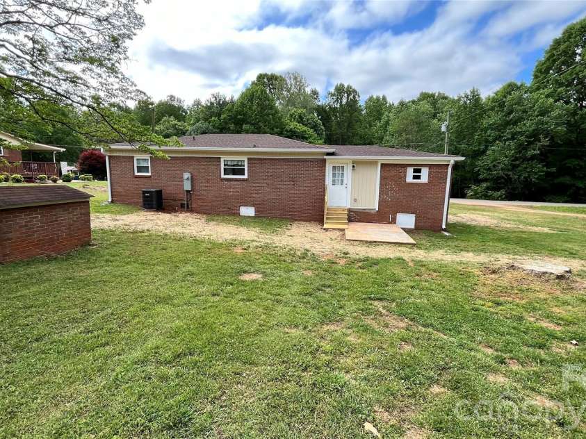 2470 Fire Department Street, Newton, NC 28658.  MLS# CAR4375679, YatesRealty ID 19319. 