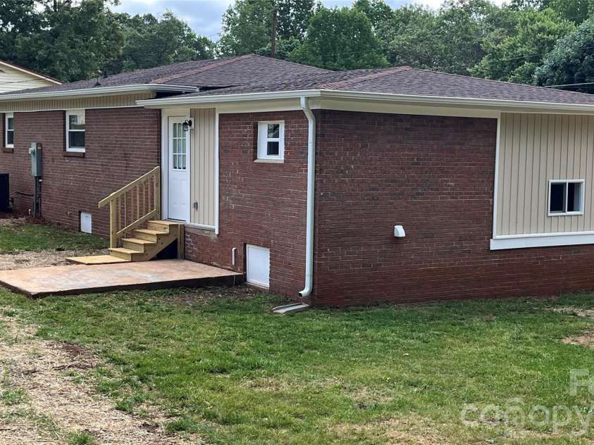 2470 Fire Department Street, Newton, NC 28658.  MLS# CAR4375679, YatesRealty ID 19319. 