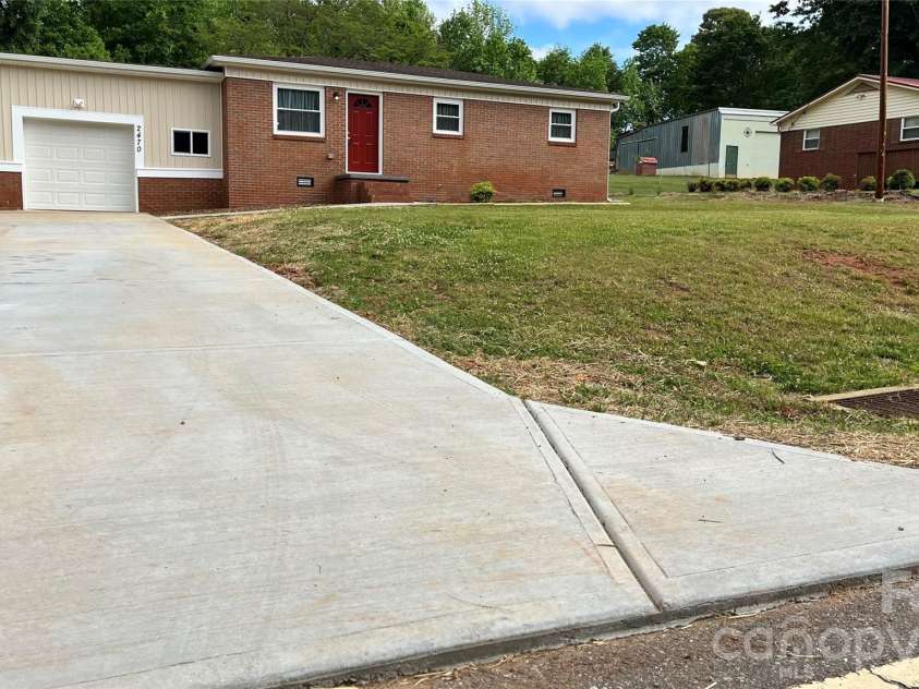 2470 Fire Department Street, Newton, NC 28658.  MLS# CAR4375679, YatesRealty ID 19319. 