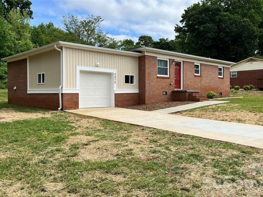 2470 Fire Department Street, Newton, NC 28658.  MLS# CAR4375679, YatesRealty ID 19319. 