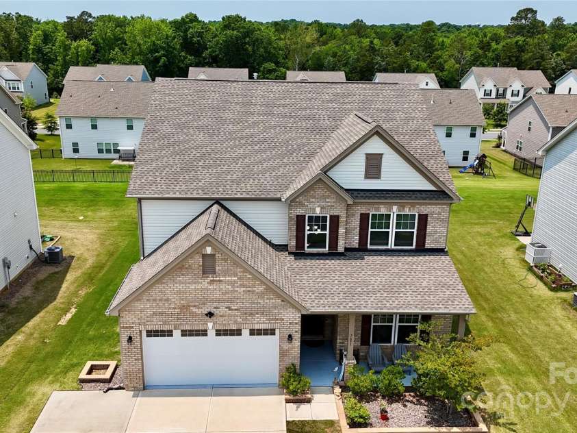7651 Fenn Way, Fort Mill, SC 29707.  MLS# CAR4267301, YatesRealty ID 19319. 
