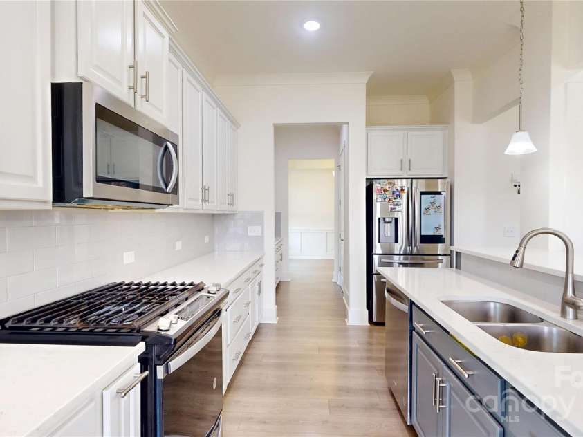 7651 Fenn Way, Fort Mill, SC 29707.  MLS# CAR4267301, YatesRealty ID 19319. 