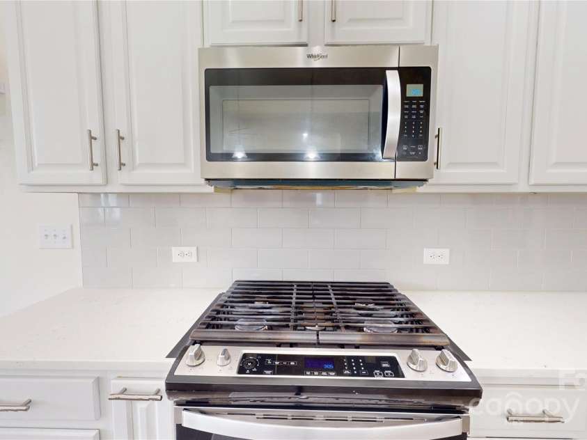 7651 Fenn Way, Fort Mill, SC 29707.  MLS# CAR4267301, YatesRealty ID 19319. 