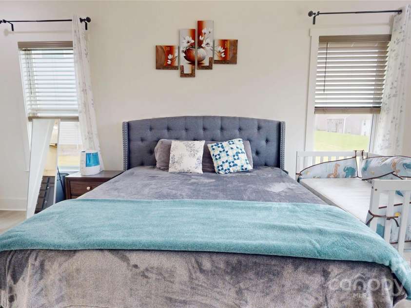 7651 Fenn Way, Fort Mill, SC 29707.  MLS# CAR4267301, YatesRealty ID 19319. 