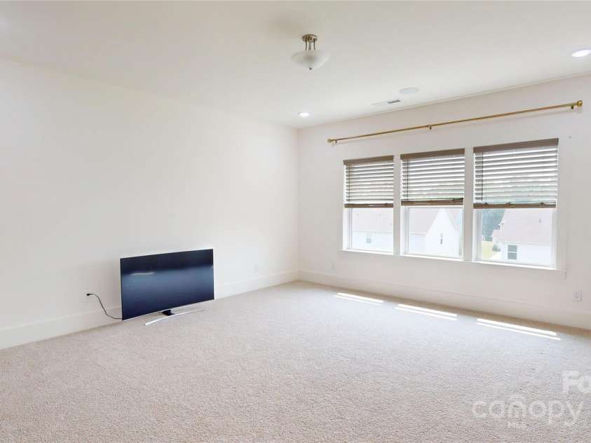 7651 Fenn Way, Fort Mill, SC 29707.  MLS# CAR4267301, YatesRealty ID 19319. 