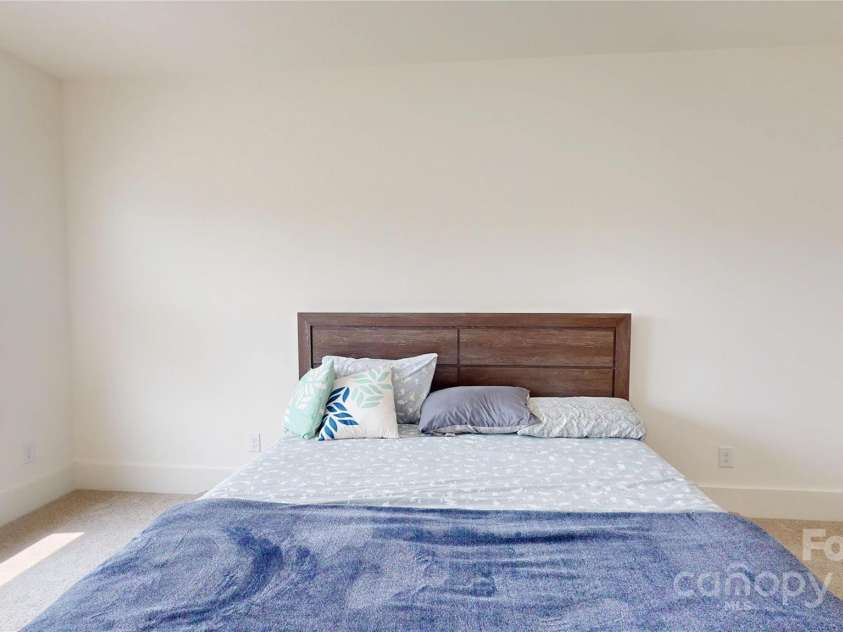 7651 Fenn Way, Fort Mill, SC 29707.  MLS# CAR4267301, YatesRealty ID 19319. 