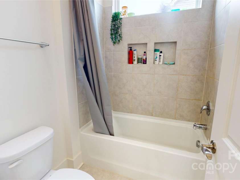 7651 Fenn Way, Fort Mill, SC 29707.  MLS# CAR4267301, YatesRealty ID 19319. 