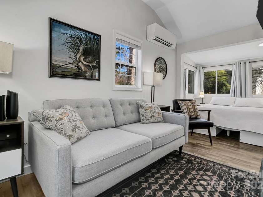 24 Rhododendron Drive, Asheville, NC 28805.  MLS# CAR4232467, YatesRealty ID 1932. 