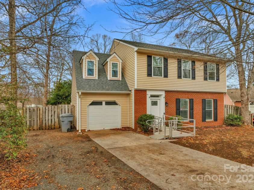 6109 Tartan Green Court, Charlotte, NC 28227.  MLS# CAR4332200, YatesRealty ID 1932. 