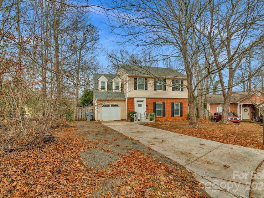 6109 Tartan Green Court, Charlotte, NC 28227.  MLS# CAR4332200, YatesRealty ID 1932. 