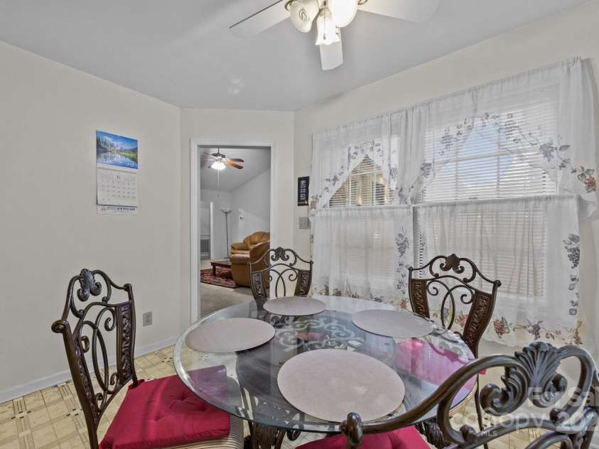 212 Foxfield Lane, Matthews, NC 28105.  MLS# CAR4269821, YatesRealty ID 19320. 