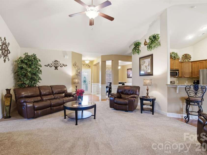 2425 Winnsford Lane, Gastonia, NC 28056.  MLS# CAR4378107, YatesRealty ID 19320. 