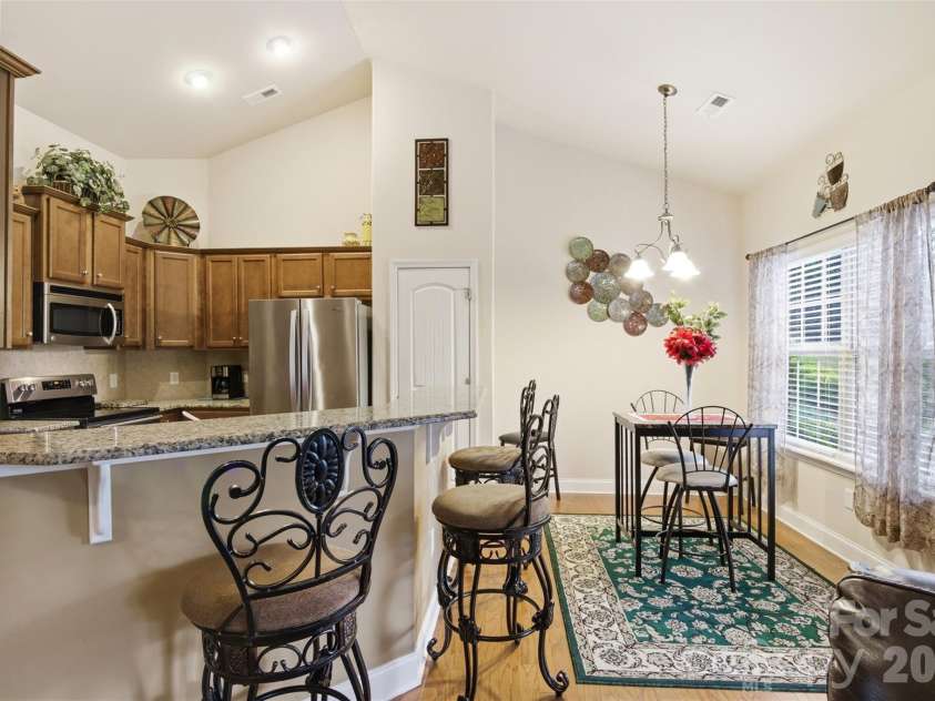 2425 Winnsford Lane, Gastonia, NC 28056.  MLS# CAR4378107, YatesRealty ID 19320. 