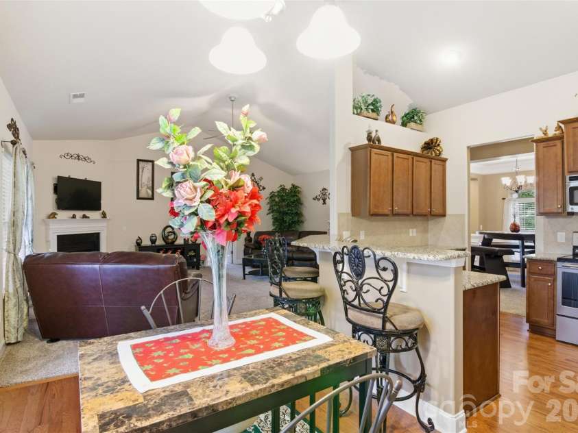 2425 Winnsford Lane, Gastonia, NC 28056.  MLS# CAR4378107, YatesRealty ID 19320. 