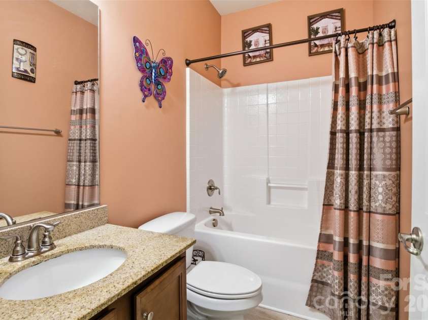 2425 Winnsford Lane, Gastonia, NC 28056.  MLS# CAR4378107, YatesRealty ID 19320. 