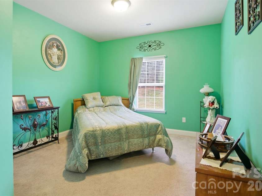 2425 Winnsford Lane, Gastonia, NC 28056.  MLS# CAR4378107, YatesRealty ID 19320. 