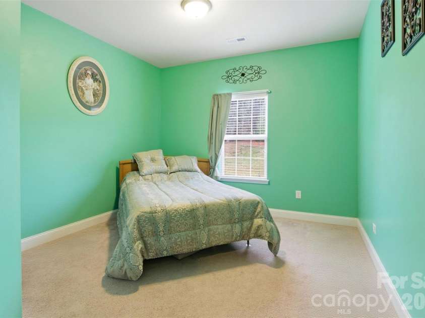2425 Winnsford Lane, Gastonia, NC 28056.  MLS# CAR4378107, YatesRealty ID 19320. 