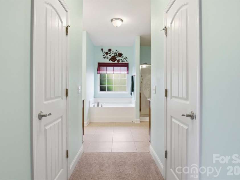 2425 Winnsford Lane, Gastonia, NC 28056.  MLS# CAR4378107, YatesRealty ID 19320. 