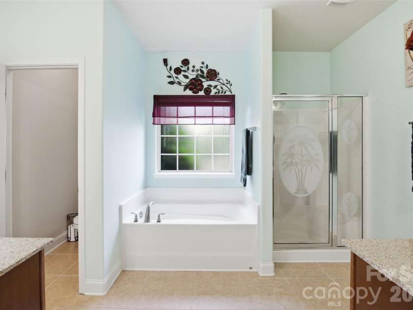 2425 Winnsford Lane, Gastonia, NC 28056.  MLS# CAR4378107, YatesRealty ID 19320. 