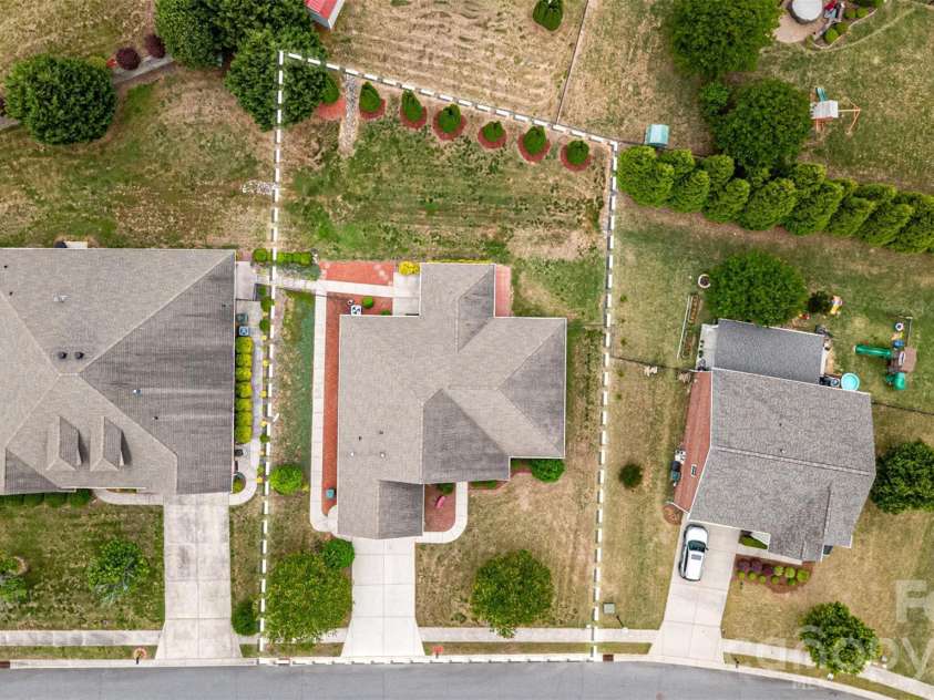 2425 Winnsford Lane, Gastonia, NC 28056.  MLS# CAR4378107, YatesRealty ID 19320. 