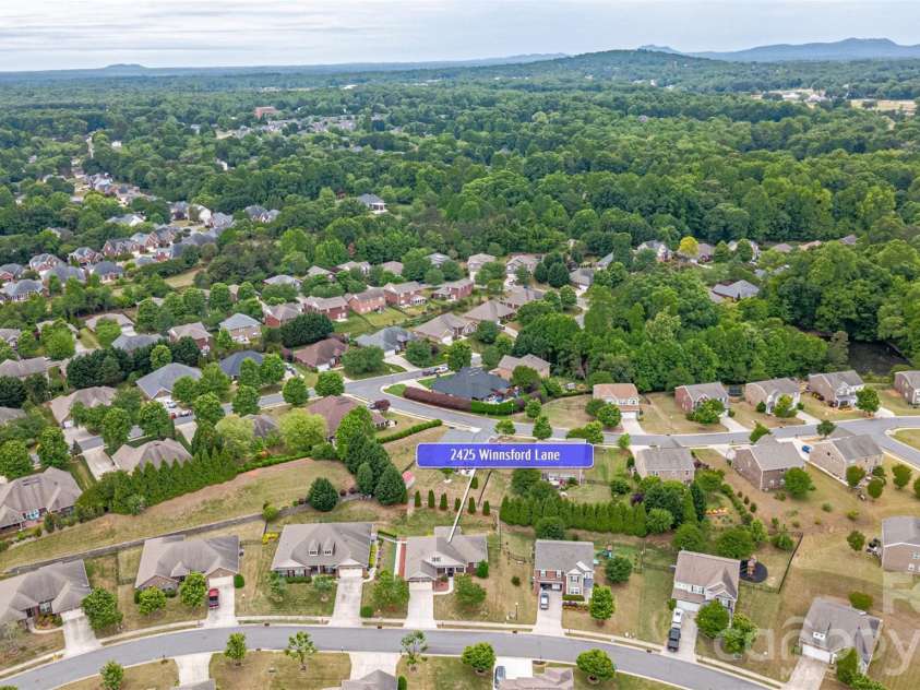 2425 Winnsford Lane, Gastonia, NC 28056.  MLS# CAR4378107, YatesRealty ID 19320. 