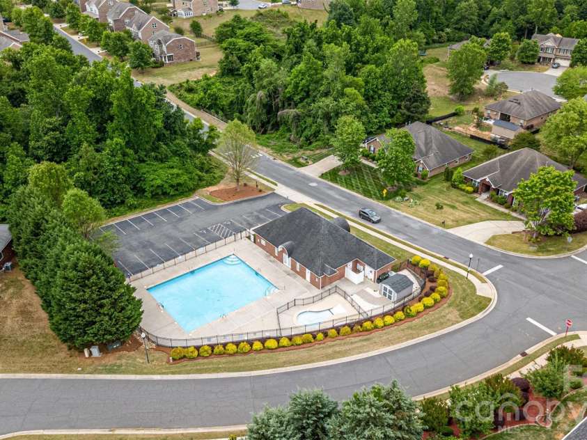 2425 Winnsford Lane, Gastonia, NC 28056.  MLS# CAR4378107, YatesRealty ID 19320. 