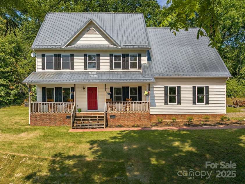 345 Bob Barnwell Road, Fletcher, NC 28732.  MLS# CAR4270017, YatesRealty ID 19321. 