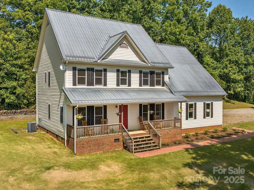 345 Bob Barnwell Road, Fletcher, NC 28732.  MLS# CAR4270017, YatesRealty ID 19321. 