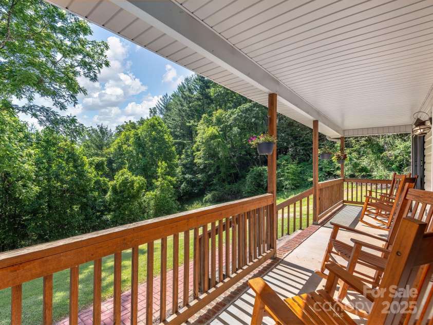 345 Bob Barnwell Road, Fletcher, NC 28732.  MLS# CAR4270017, YatesRealty ID 19321. 