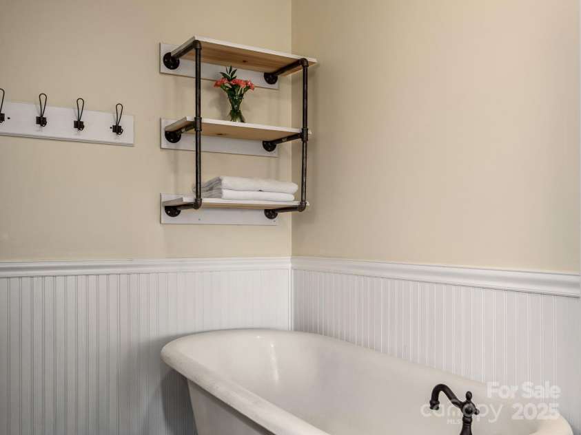 345 Bob Barnwell Road, Fletcher, NC 28732.  MLS# CAR4270017, YatesRealty ID 19321. 