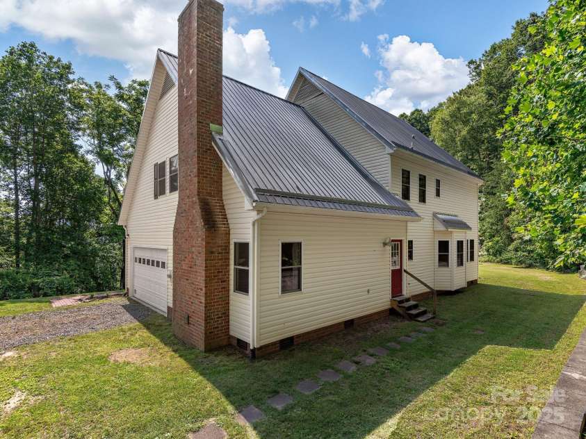 345 Bob Barnwell Road, Fletcher, NC 28732.  MLS# CAR4270017, YatesRealty ID 19321. 