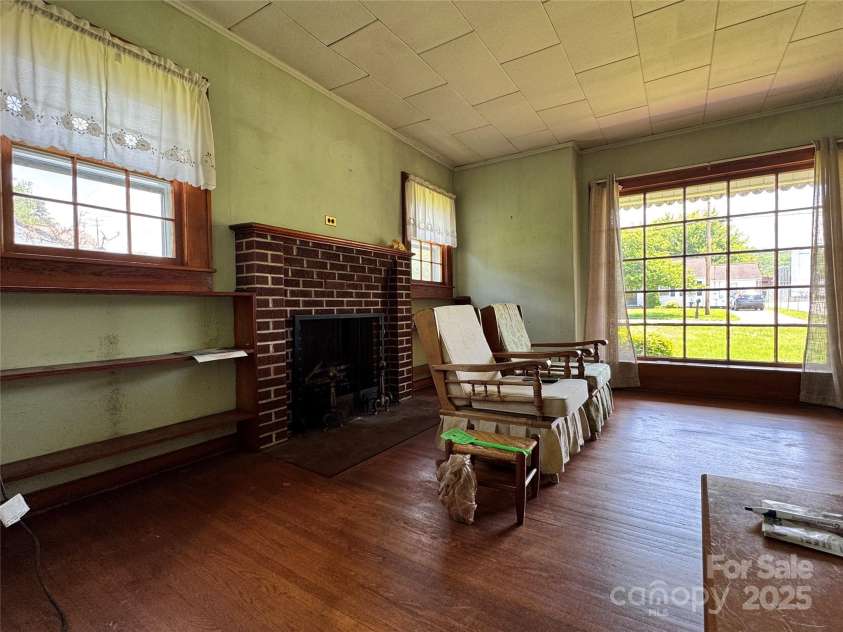 130 1st Street, Franklin, NC 28734.  MLS# CAR4271042, YatesRealty ID 19322. 