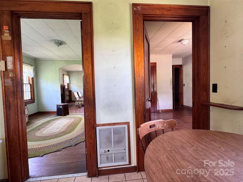 130 1st Street, Franklin, NC 28734.  MLS# CAR4271042, YatesRealty ID 19322. 