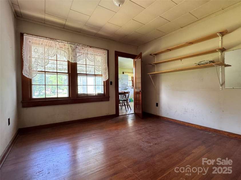 130 1st Street, Franklin, NC 28734.  MLS# CAR4271042, YatesRealty ID 19322. 