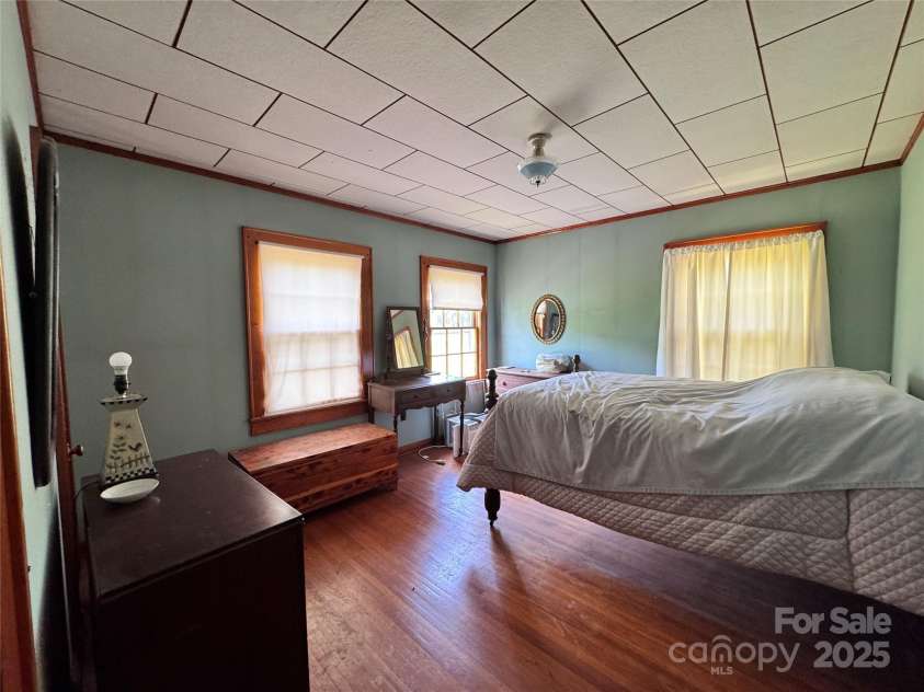 130 1st Street, Franklin, NC 28734.  MLS# CAR4271042, YatesRealty ID 19322. 