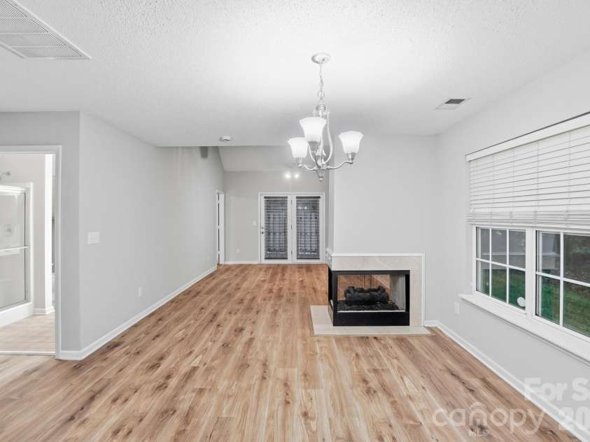 9904 Birch Knoll Court, Charlotte, NC 28213.  MLS# CAR4376558, YatesRealty ID 19322. 