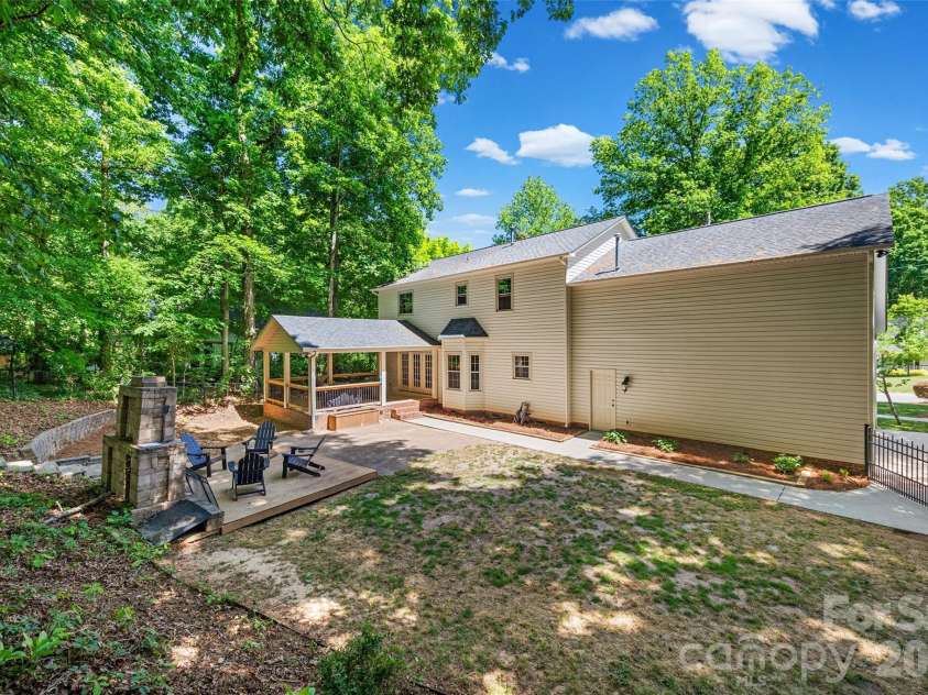 946 Mallard Drive, Rock Hill, SC 29732.  MLS# CAR4376526, YatesRealty ID 19323. Backyard