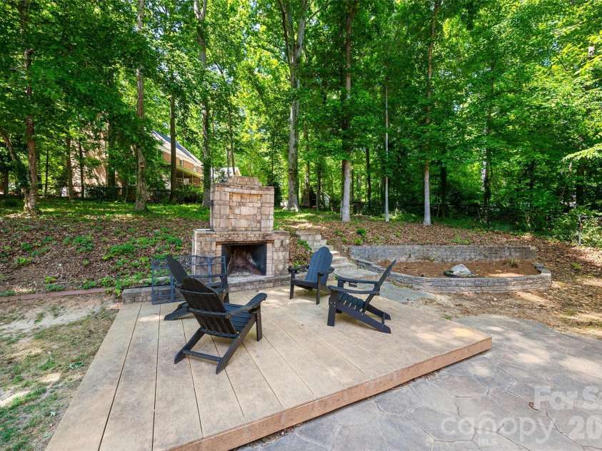 946 Mallard Drive, Rock Hill, SC 29732.  MLS# CAR4376526, YatesRealty ID 19323. Nice wood burning fireplace