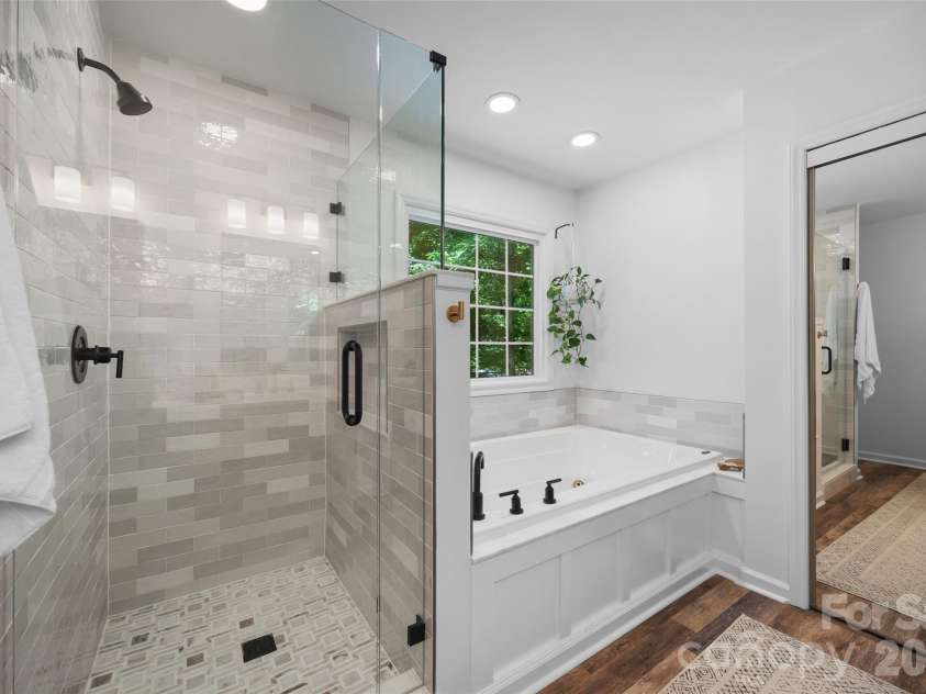 946 Mallard Drive, Rock Hill, SC 29732.  MLS# CAR4376526, YatesRealty ID 19323. Primary Bath