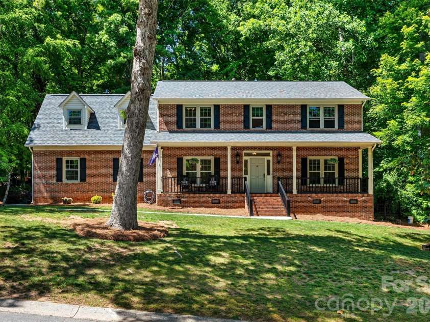 946 Mallard Drive, Rock Hill, SC 29732.  MLS# CAR4376526, YatesRealty ID 19323. Welcome 946 Mallard Dr