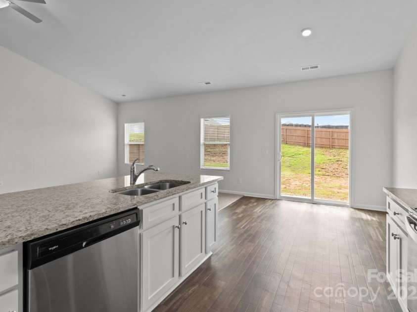 5314 Upton Place, Charlotte, NC 28215.  MLS# CAR4266743, YatesRealty ID 19324. 