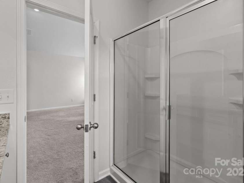 5314 Upton Place, Charlotte, NC 28215.  MLS# CAR4266743, YatesRealty ID 19324. 