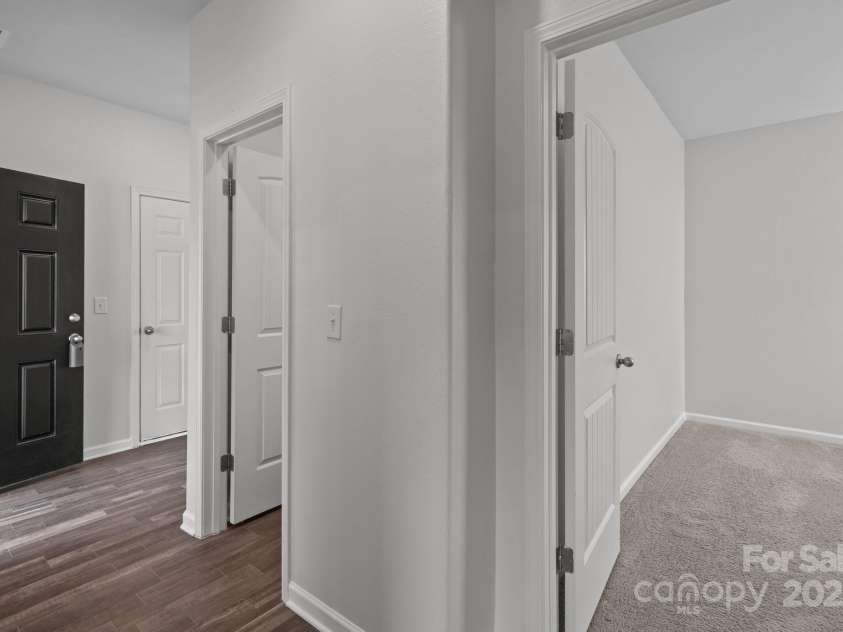 5314 Upton Place, Charlotte, NC 28215.  MLS# CAR4266743, YatesRealty ID 19324. 