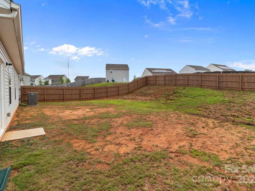 5314 Upton Place, Charlotte, NC 28215.  MLS# CAR4266743, YatesRealty ID 19324. 