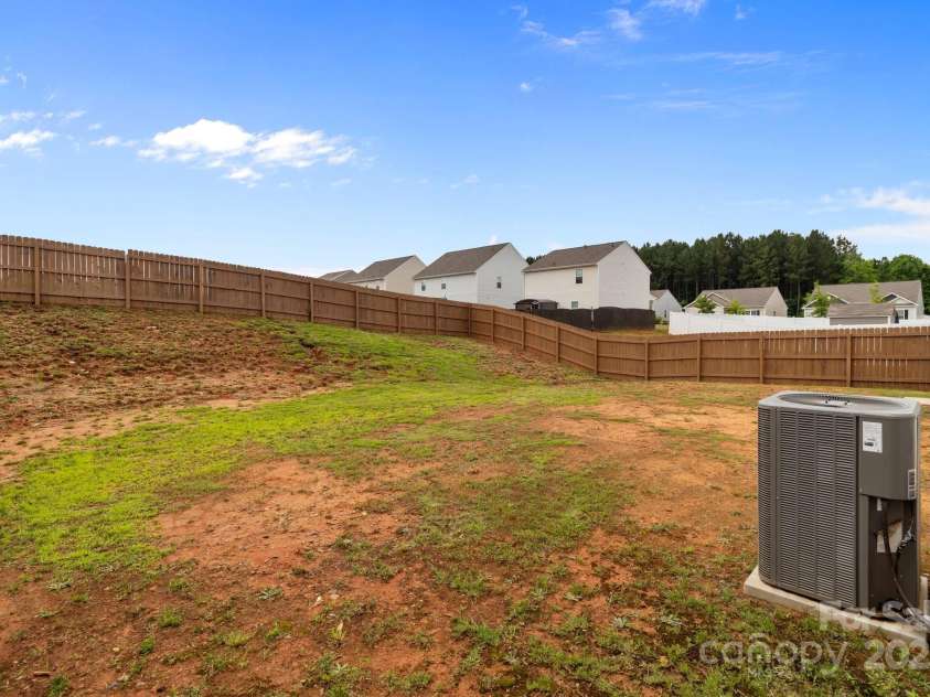 5314 Upton Place, Charlotte, NC 28215.  MLS# CAR4266743, YatesRealty ID 19324. 