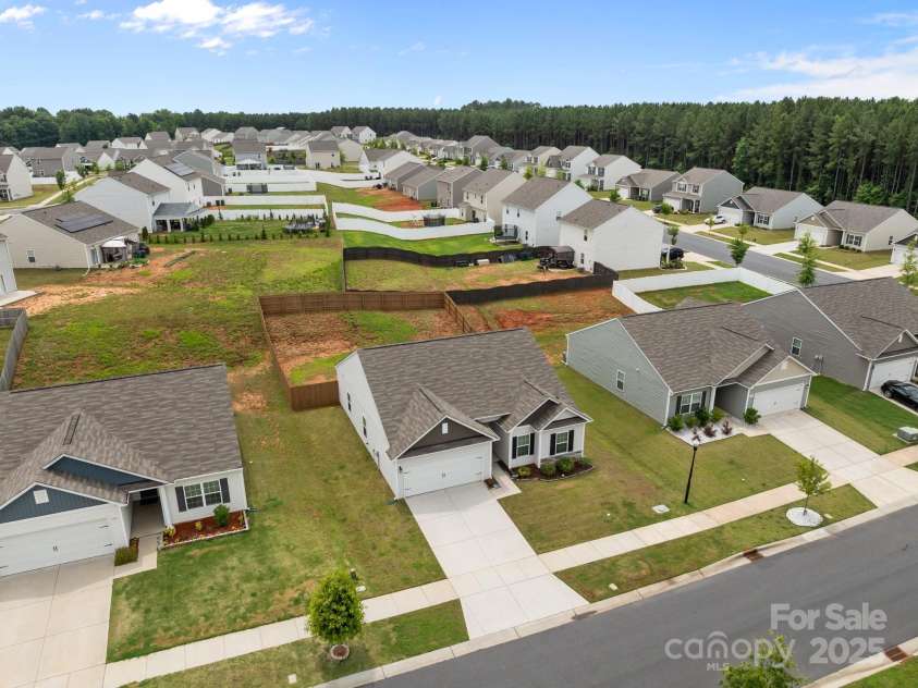 5314 Upton Place, Charlotte, NC 28215.  MLS# CAR4266743, YatesRealty ID 19324. 