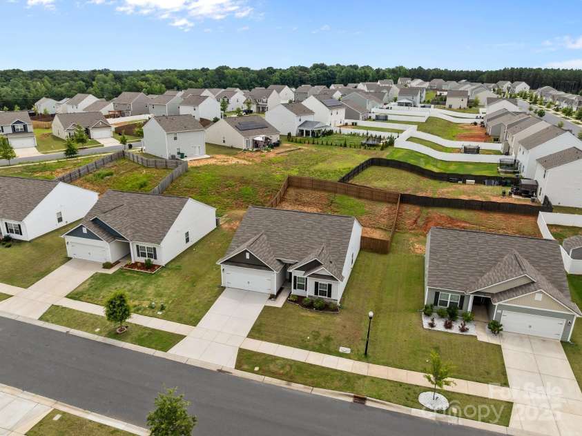 5314 Upton Place, Charlotte, NC 28215.  MLS# CAR4266743, YatesRealty ID 19324. 