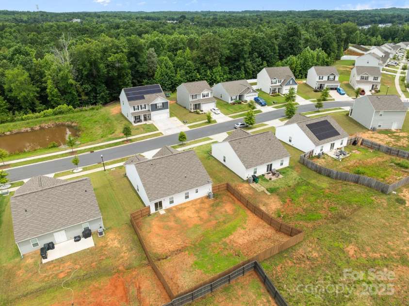 5314 Upton Place, Charlotte, NC 28215.  MLS# CAR4266743, YatesRealty ID 19324. 