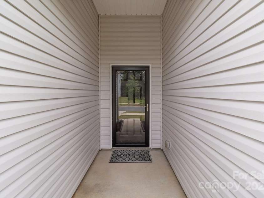 5314 Upton Place, Charlotte, NC 28215.  MLS# CAR4266743, YatesRealty ID 19324. 