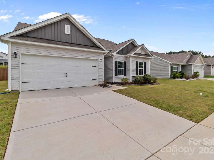 5314 Upton Place, Charlotte, NC 28215.  MLS# CAR4266743, YatesRealty ID 19324. 